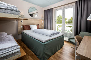 Copyright: : Jesper Rais Family Room Beds
